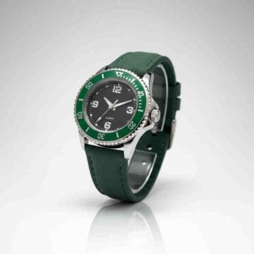 Reloj deportivo correa verde bisel