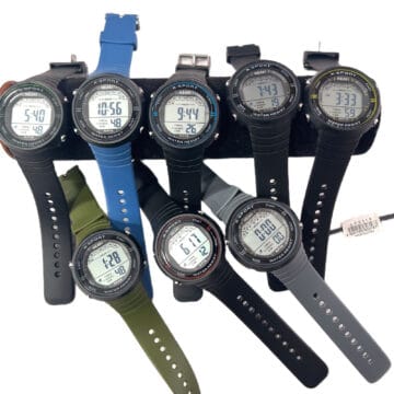 Alternative view of Reloj digital deportivo resistente al agua con cronómetro
