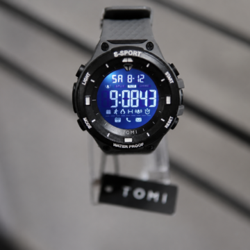 Reloj TOMI deportivo sumergible con pantalla azul