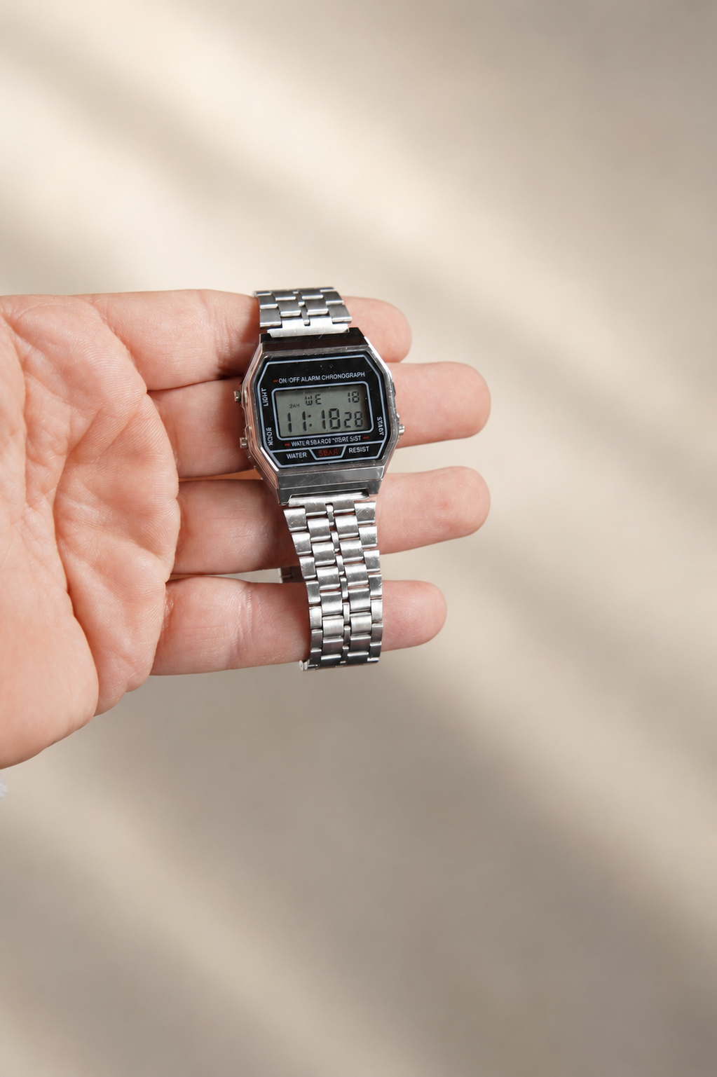 reloj rectangular digital