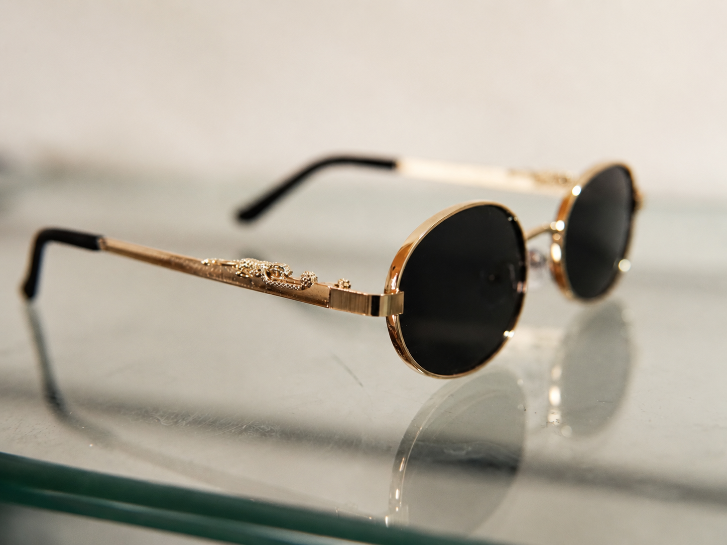 Lentes de sol dorados