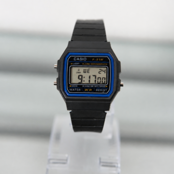Reloj digital rectangular negro para revendedores