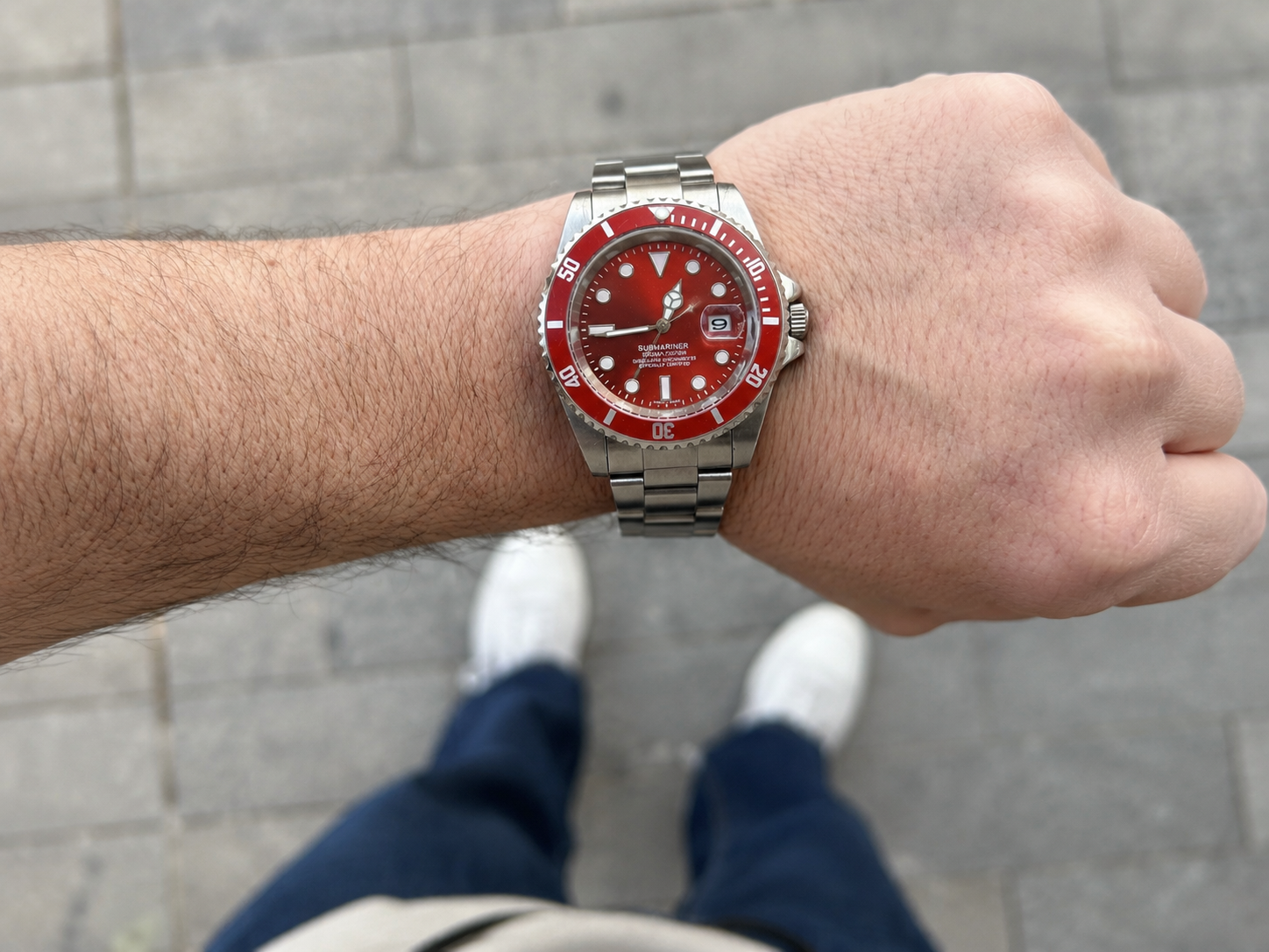 Reloj Bisel Rojo Malla Metálica por mayor