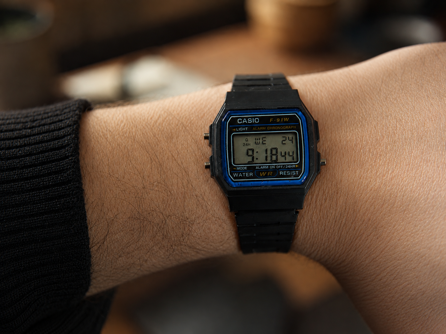 Reloj digital retro negro y azul por mayor