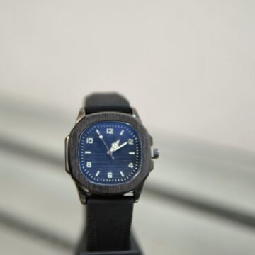 Alternative view of Reloj Deportivo Cuadrado