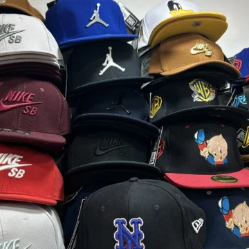 Alternative view of Gorras Cerradas