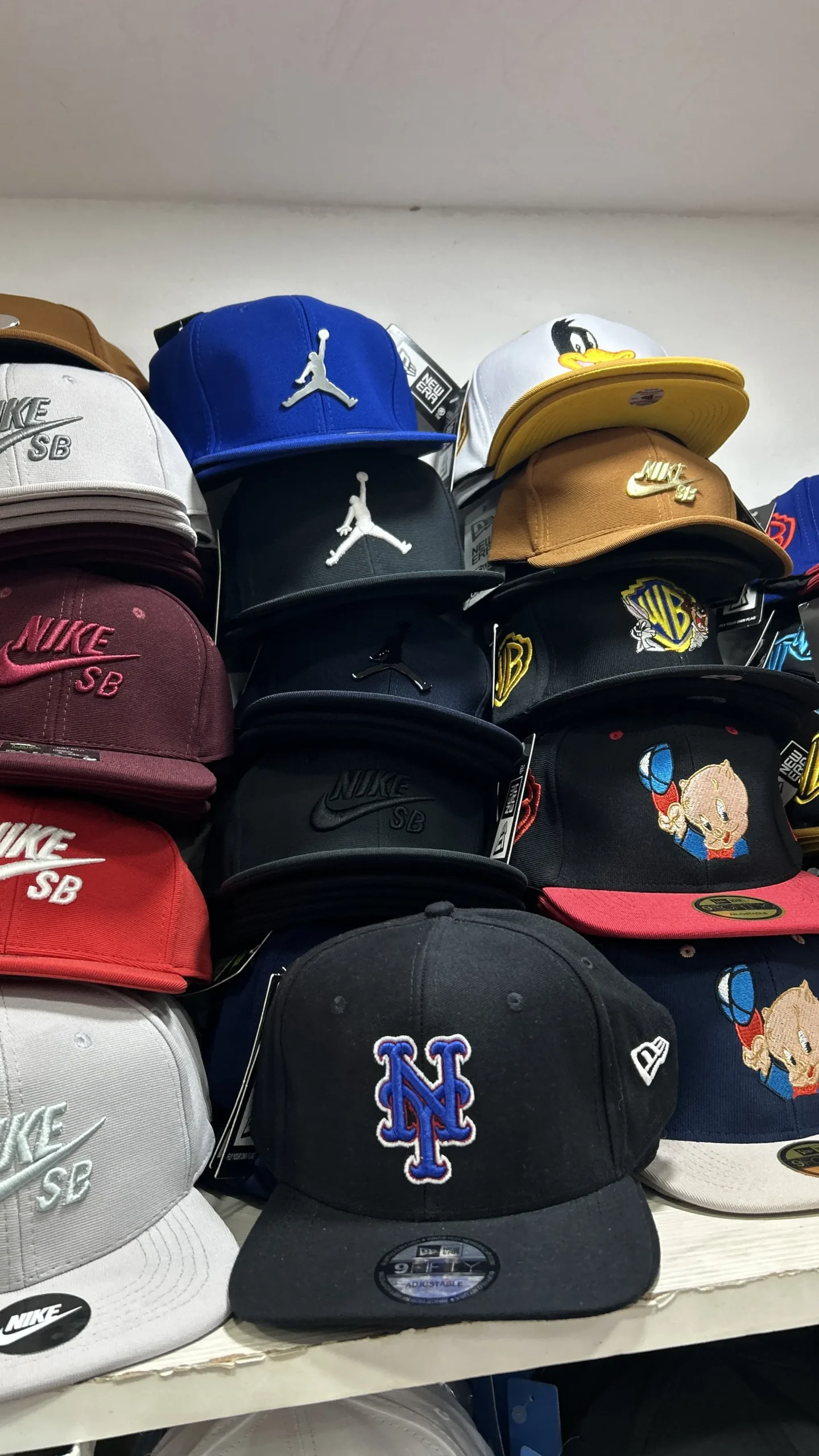 Gorras Cerradas - Imagen 2